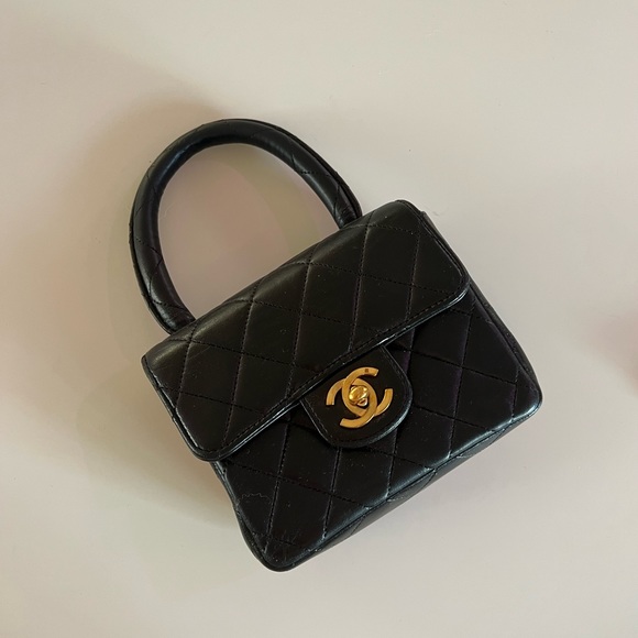 ❌SOLD❌Vintage Chanel Mini Kelly Top Handle Bag - Picture 2 of 15